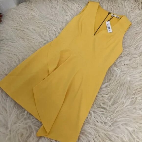 Alice + Olivia Callie Asymmetrical Drape Dress - Picture 7 of 8